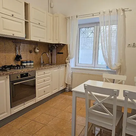 Angels' Nest - Old City,