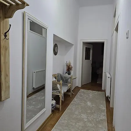 Angels' Nest - Old City,